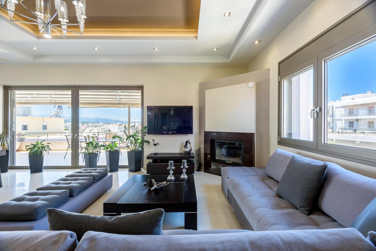 Luxury Villa In City Center With Rooftop Swimming Pool Chania  Buitenkant foto