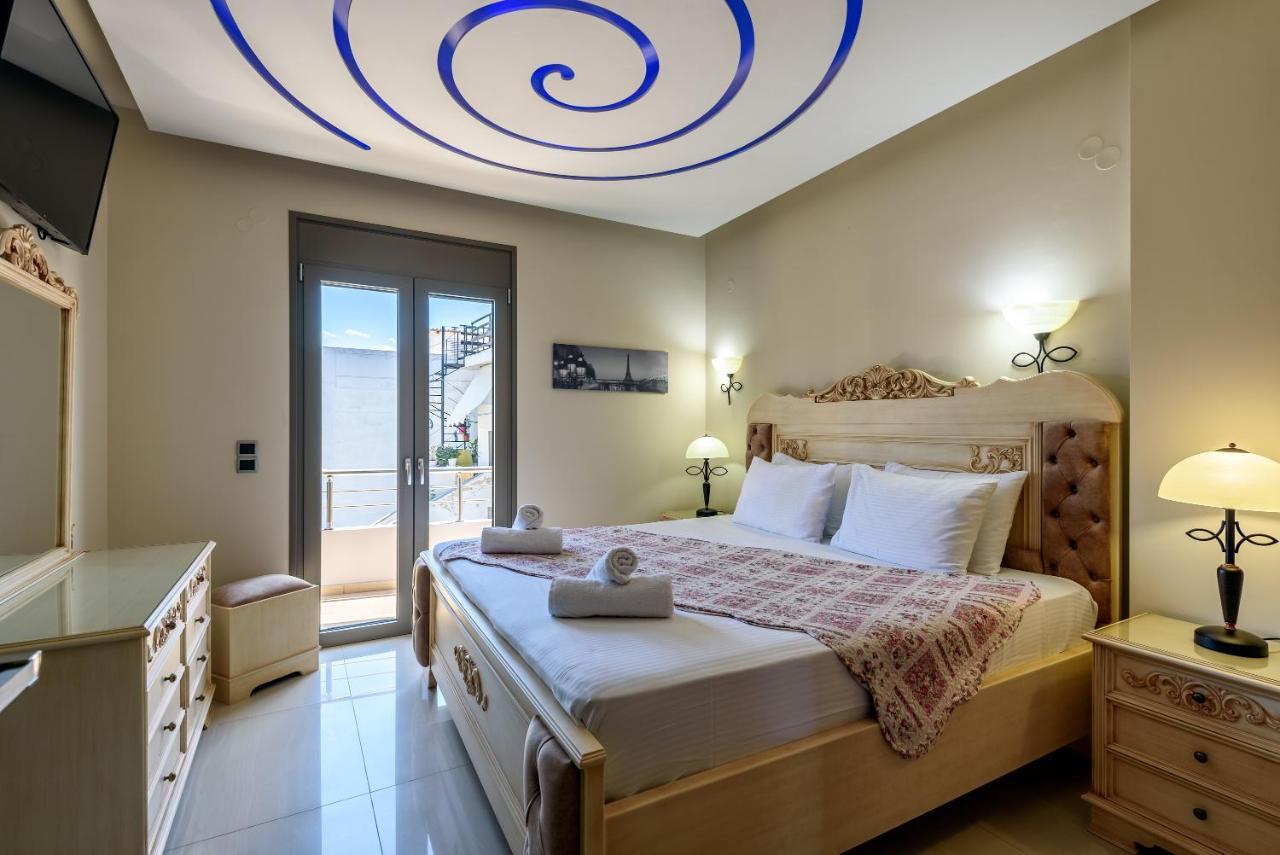 Luxury Villa In City Center With Rooftop Swimming Pool Chania  Buitenkant foto