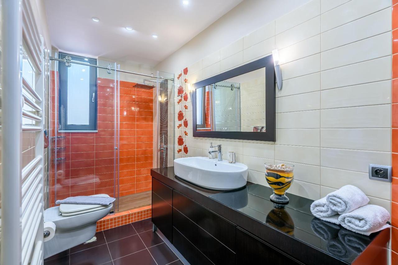 Luxury Villa In City Center With Rooftop Swimming Pool Chania  Buitenkant foto