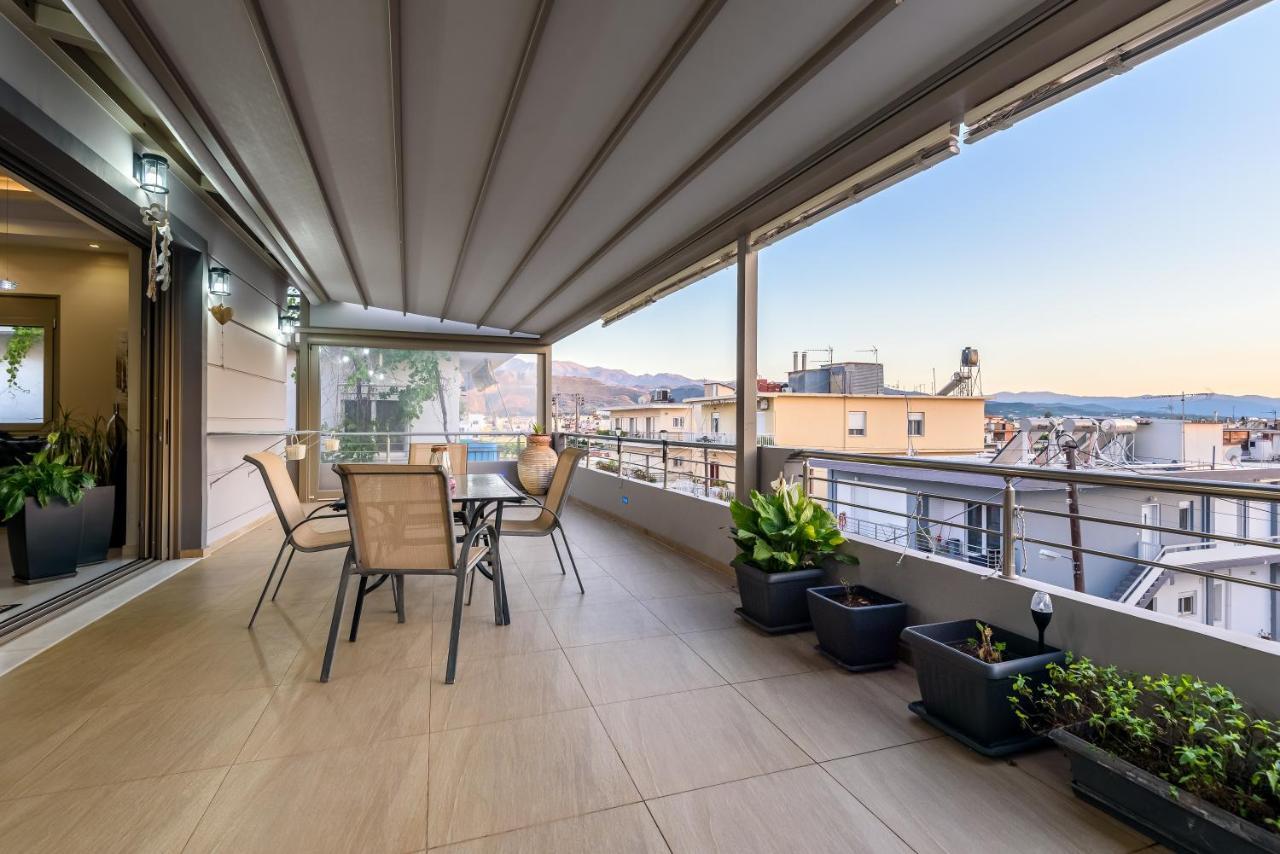 Luxury Villa In City Center With Rooftop Swimming Pool Chania  Buitenkant foto