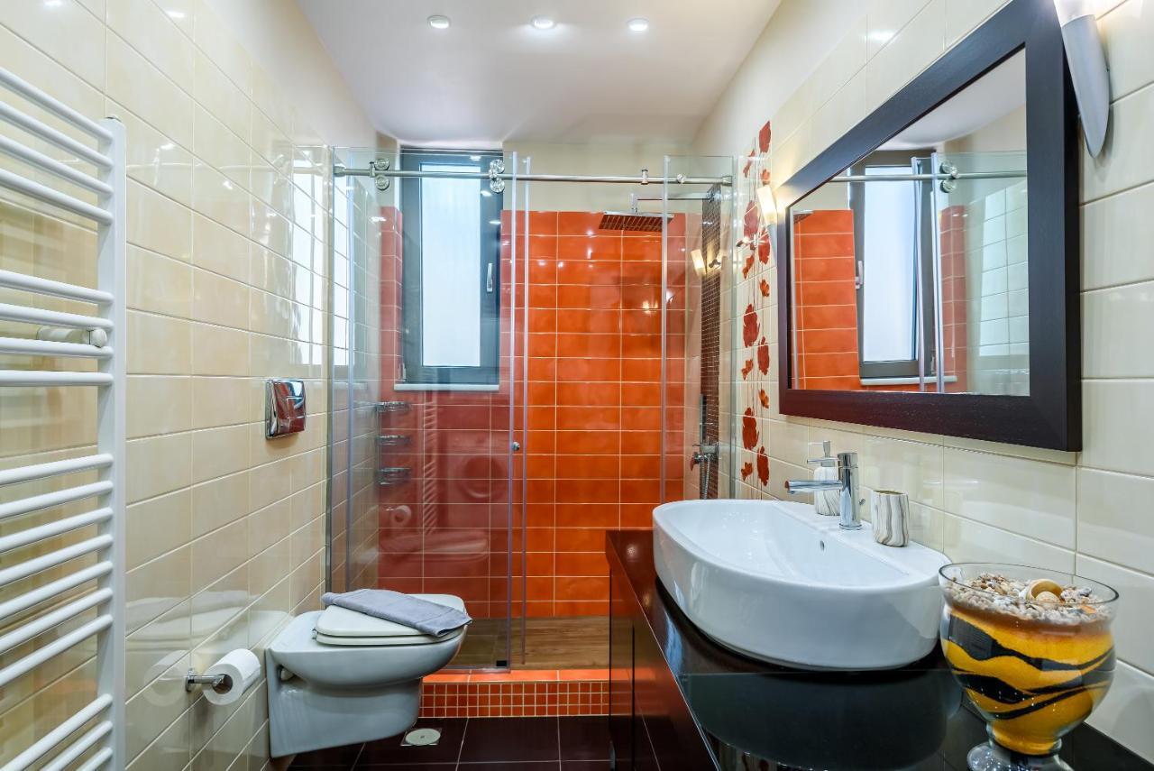 Luxury Villa In City Center With Rooftop Swimming Pool Chania  Buitenkant foto