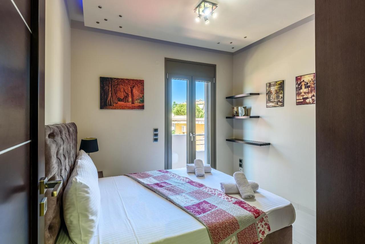 Luxury Villa In City Center With Rooftop Swimming Pool Chania  Buitenkant foto
