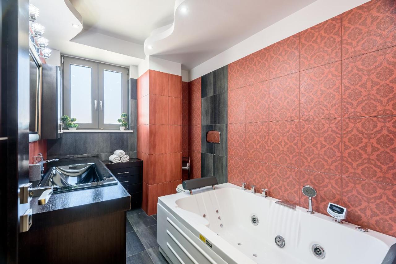 Luxury Villa In City Center With Rooftop Swimming Pool Chania  Buitenkant foto